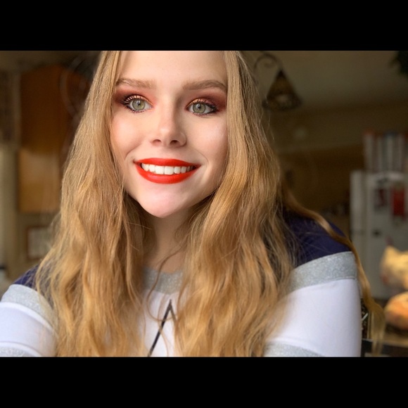 Meet your Posher, Jenna - Picture 1 of 1